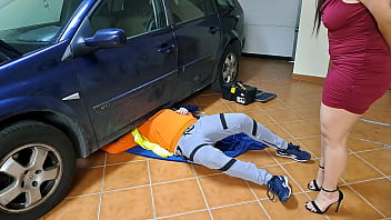 Exhilarated wifey gets internal climax from repairman